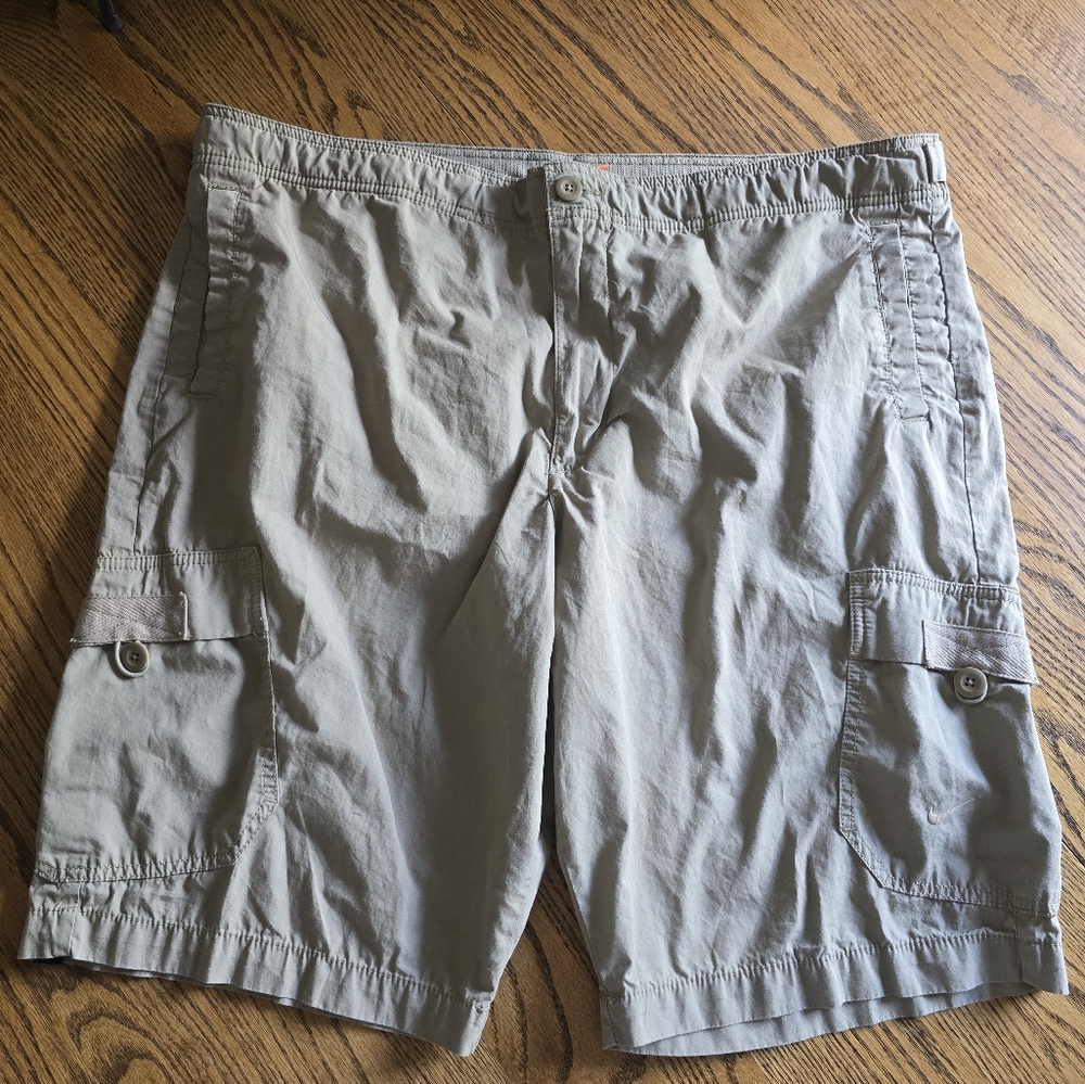Men Nike The Athletic Department Tan khaki flat front cargo shorts size XXL